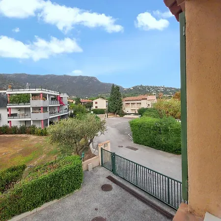 Maison De Confortable Avec Jardin Et Terrasse Au Lavandou Holiday home *